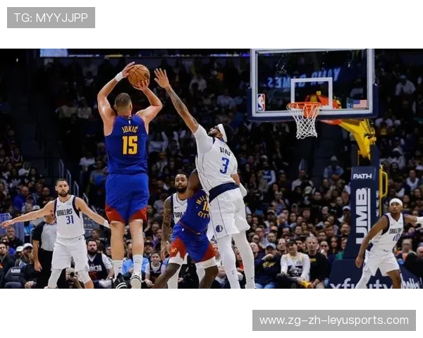 独行侠球员三分雨连续压制对手防守