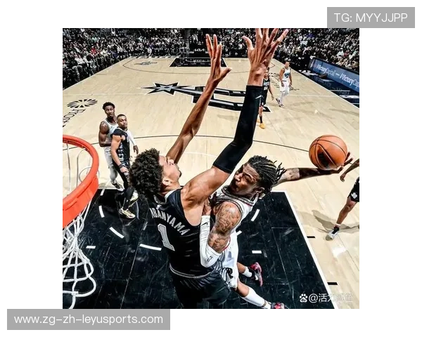 莫兰特突破助攻，灰熊进攻合作默契